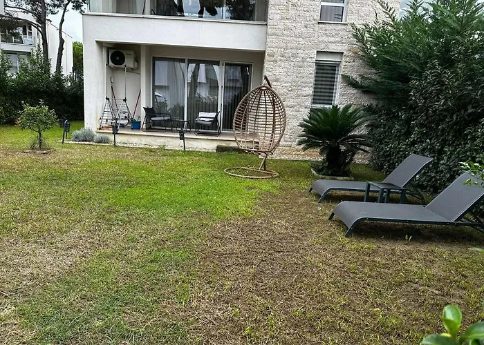 Coastal Garden Retreat *
