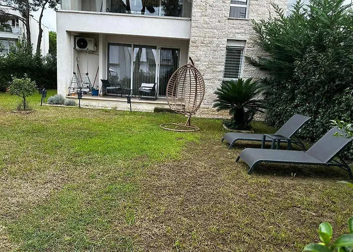 公寓 Coastal Garden Retreat
